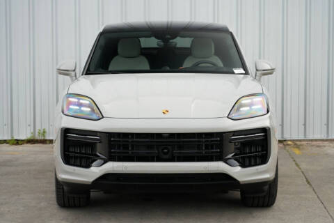 2024 Porsche Cayenne Turbo E-Hybrid Coupe