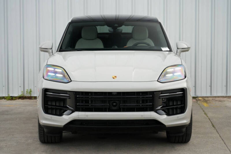 2024 Porsche Cayenne Turbo E-Hybrid Coupe
