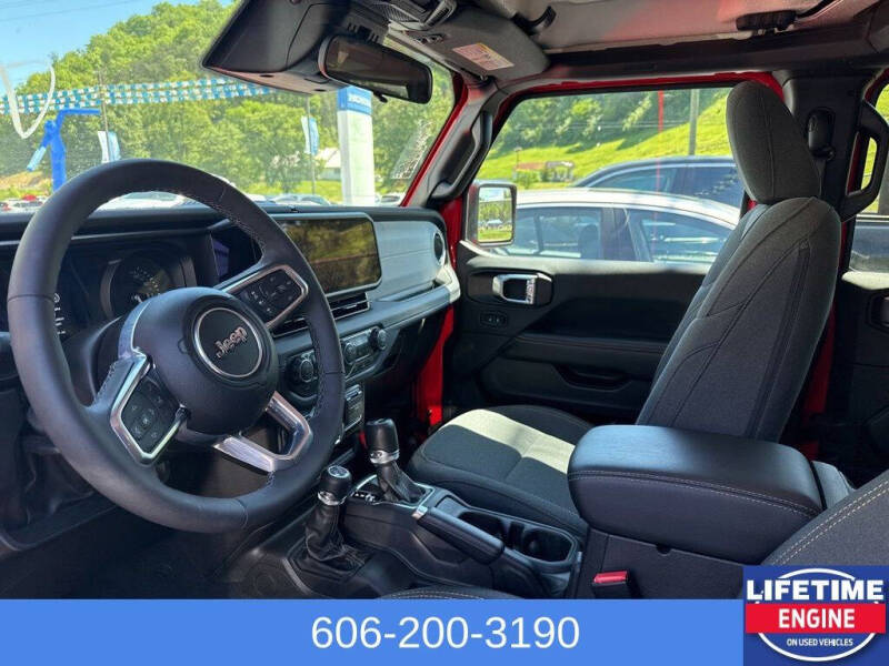 2025 Jeep Wrangler Sahara 4xe