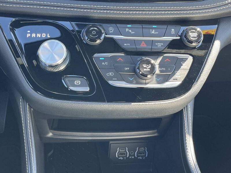 2025 Chrysler Pacifica Limited