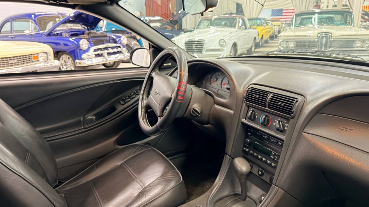2002 Ford Mustang 25