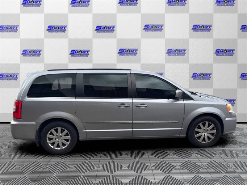 Used 2015 Chrysler Town & Country Touring with VIN 2C4RC1BG8FR514269 for sale in Maysville, KY