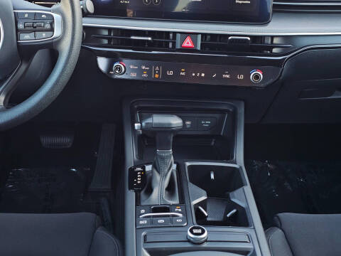 2025 Kia K5 LXS