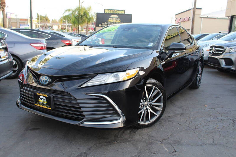 2021 Toyota Camry Hybrid XLE
