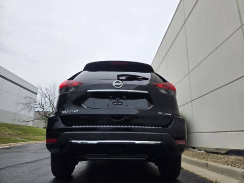 2017 Nissan Rogue SL