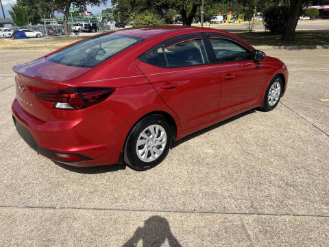 2019 Hyundai Elantra SE