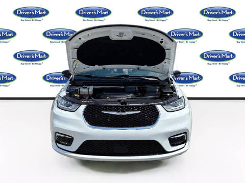 2025 Chrysler Pacifica Select