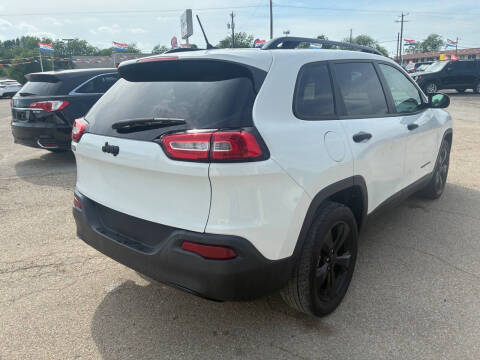 2017 Jeep Cherokee Sport