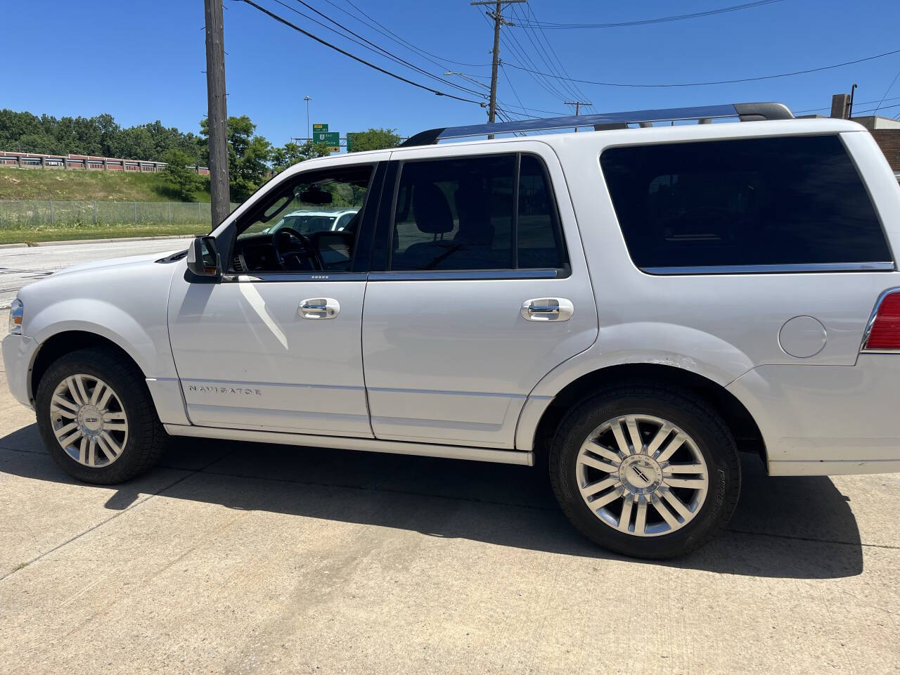 White 2014 Lincoln Navigator Base 4x4 4dr SUV 2