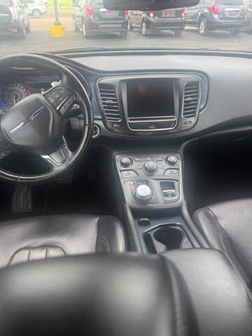 2015 Chrysler 200 S