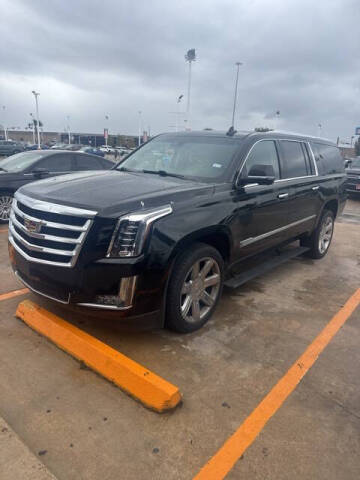 2017 Cadillac Escalade ESV for sale at FREDY USED CAR SALES in Houston TX