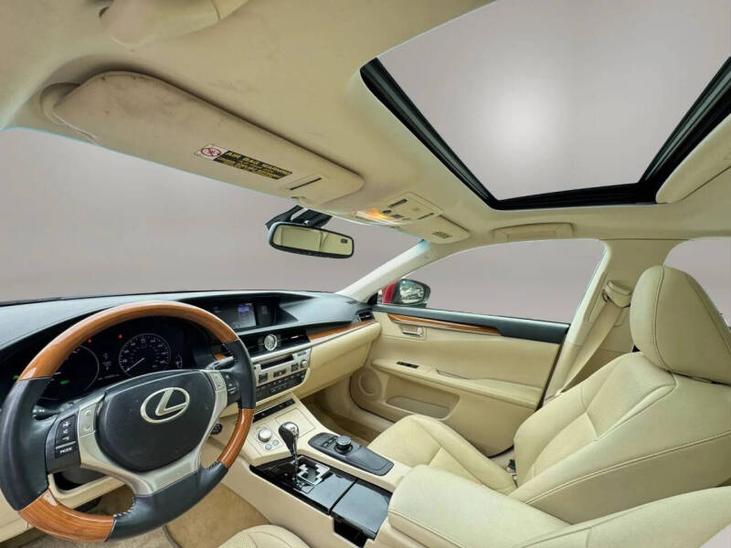 2014 Lexus ES 300h