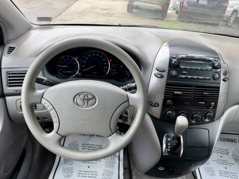 2008 Toyota Sienna CE 8-Passenger