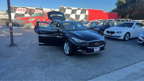 2017 Infiniti QX30 Sport