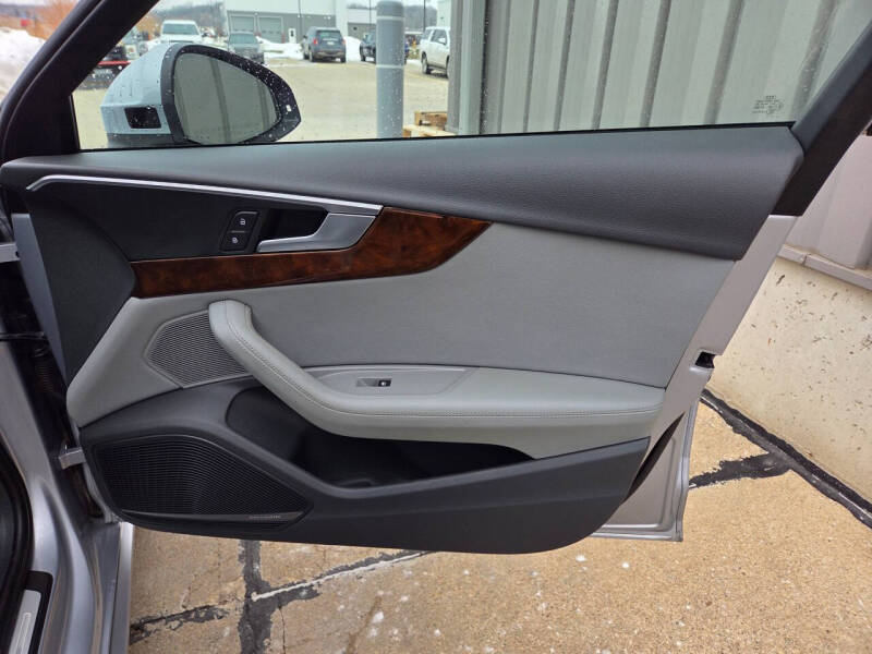 2019 Audi A4 quattro Premium Plus 45 TFSI