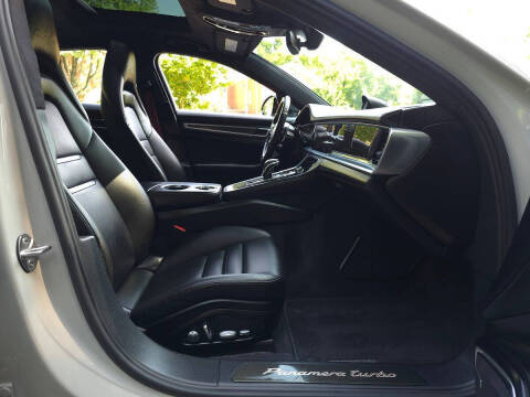 2018 Porsche Panamera Turbo