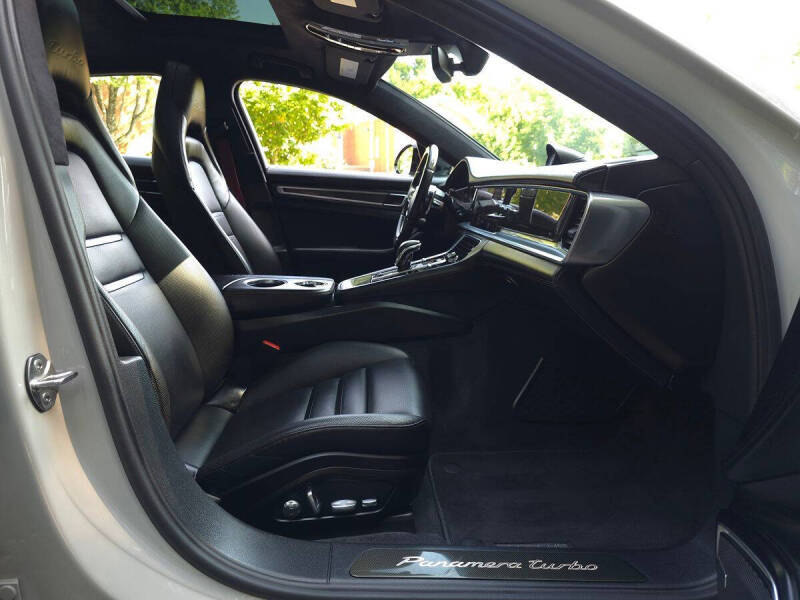 2018 Porsche Panamera Turbo