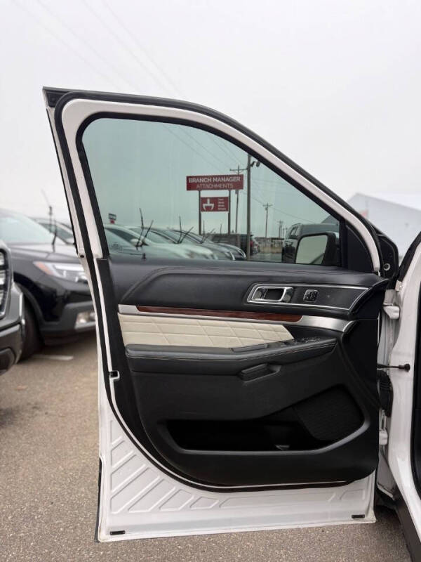2017 Ford Explorer Platinum