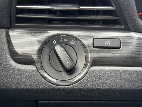 2021 Volkswagen Passat R-Line