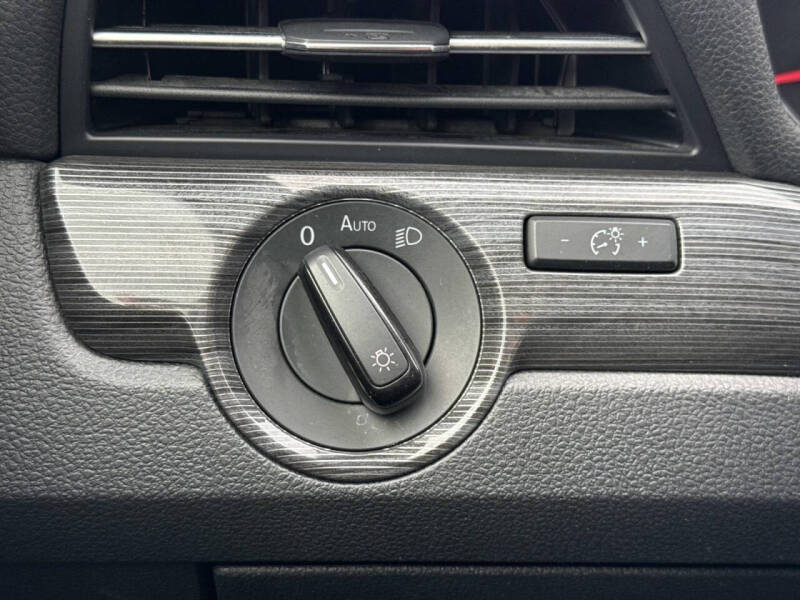 2021 Volkswagen Passat R-Line