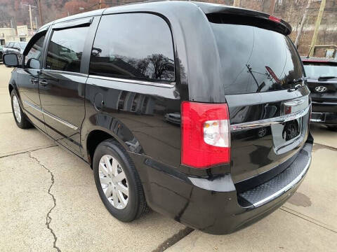 2014 Chrysler Town and Country Touring
