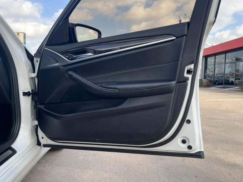 2017 BMW 5 Series 530i