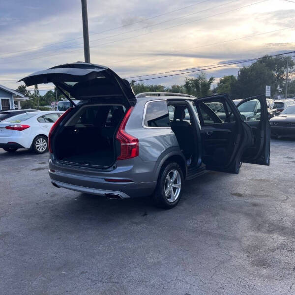 2016 Volvo XC90 T5 Momentum