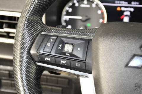 2024 Mitsubishi Outlander ES