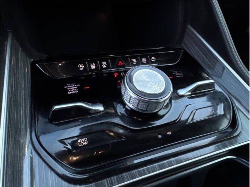 2022 Jeep Wagoneer