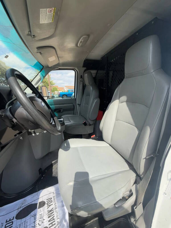 2011 Ford E-Series E-250