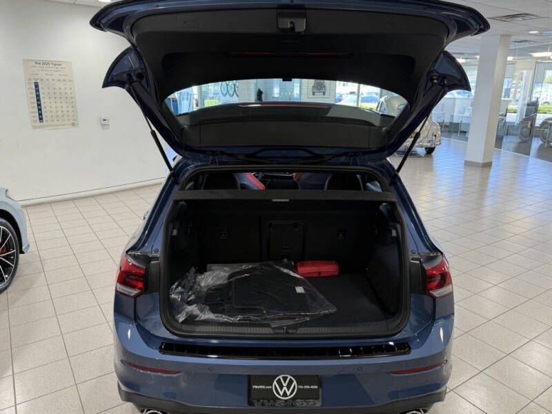 2025 Volkswagen Golf GTI SE
