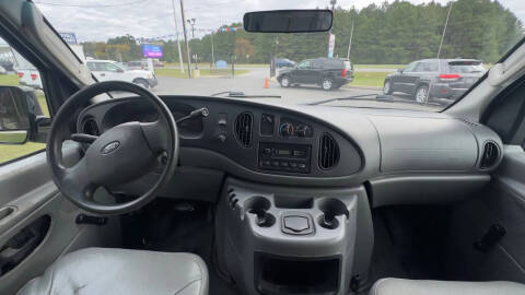 2004 Ford E-Series E-250