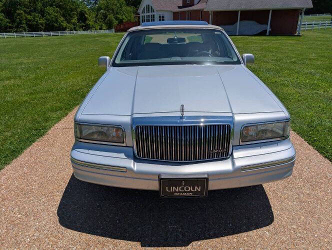 1995 Lincoln Town Car Signature