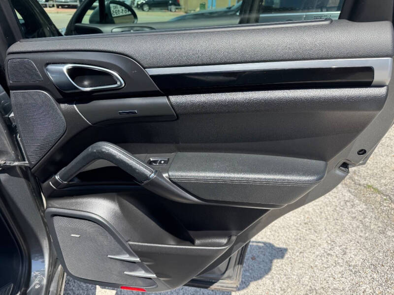 2014 Porsche Cayenne Platinum Diesel