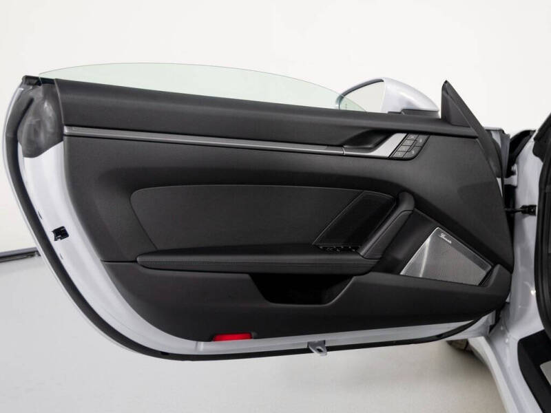 2025 Porsche 911 Carrera