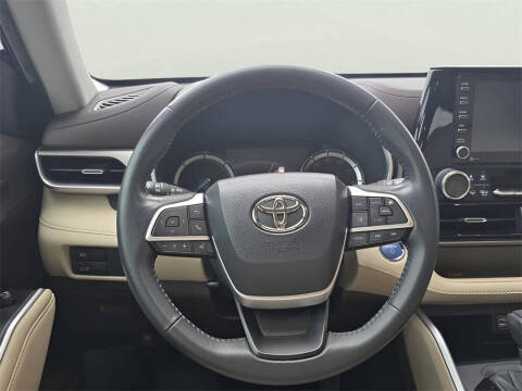 2022 Toyota Highlander Hybrid XLE