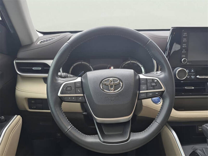 2022 Toyota Highlander Hybrid XLE