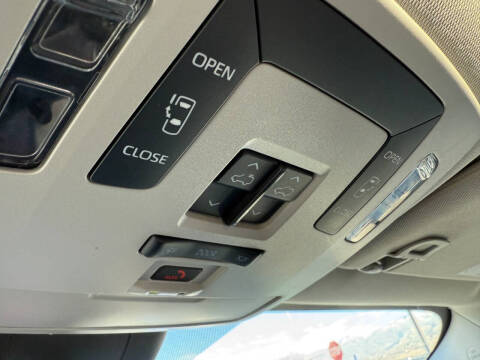 2024 Toyota Sienna LE 8-Passenger