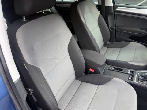 2016 Volkswagen e-Golf SE
