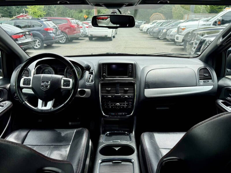 2013 Dodge Grand Caravan R/T