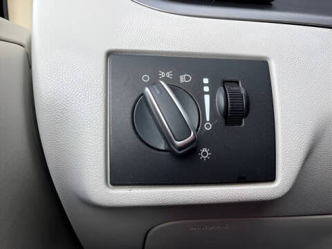 2013 Volkswagen Routan