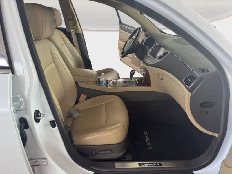 2014 Hyundai Genesis 5.0L R-Spec