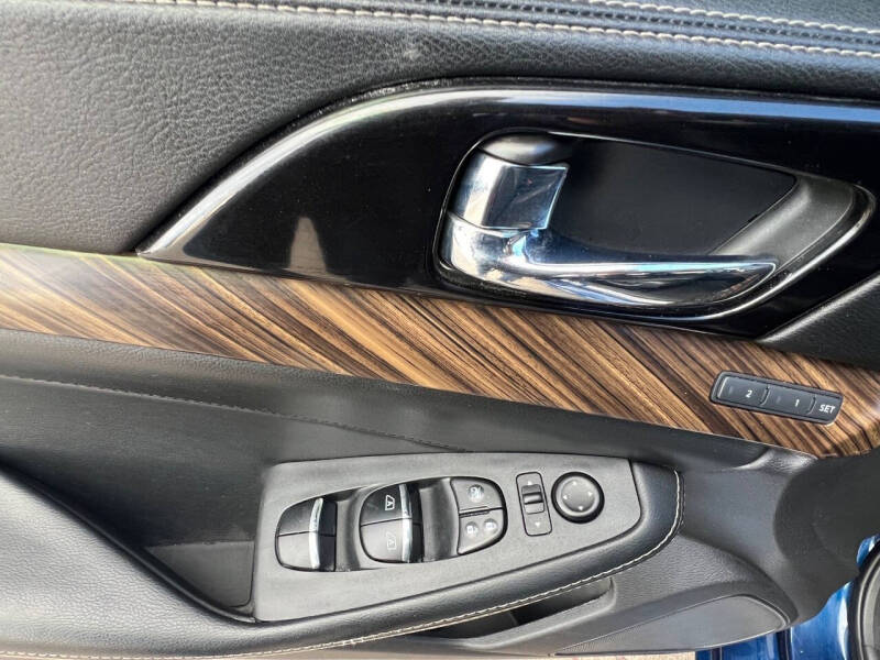 2017 Nissan Maxima Platinum