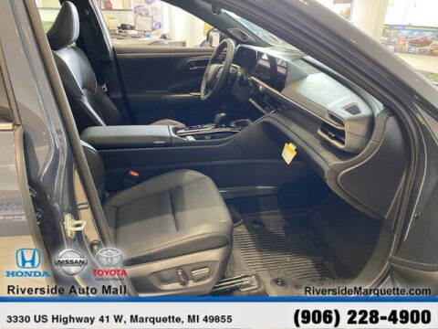 2025 Toyota Crown Platinum