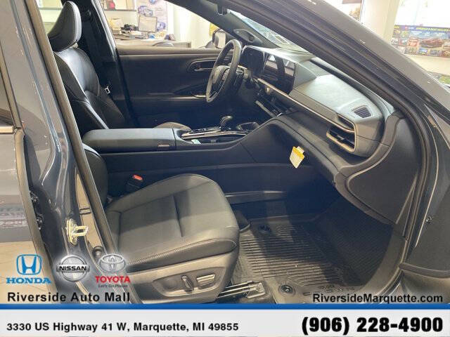 2025 Toyota Crown Platinum