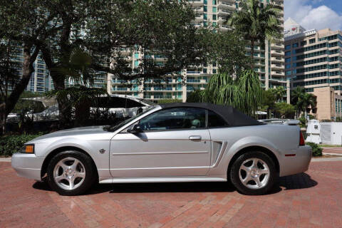 2004 Ford Mustang Deluxe