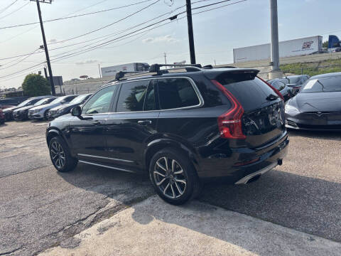 2018 Volvo XC90 T6 Momentum