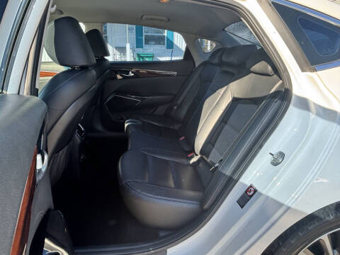 2017 Kia Cadenza Premium