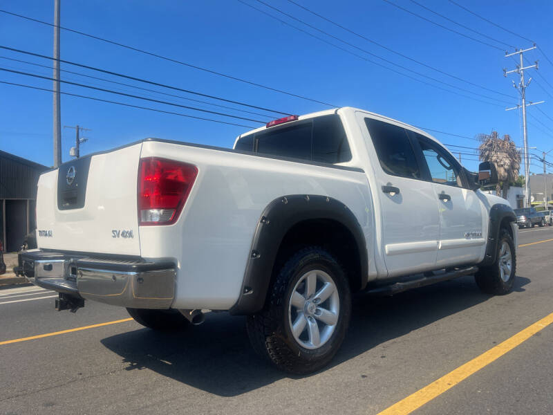 2011 Nissan Titan SV