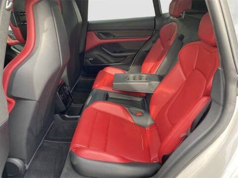 2024 Porsche Taycan GTS Sport Turismo